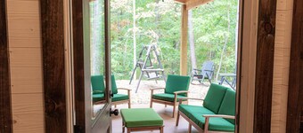 New! Modern Cabin w/Hot Tub, Fire Pit, Private; 2 miles to Cloudland Canyon, Hiking, McLemore Golf