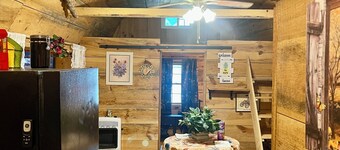 Cozy Cabin in lovely McKee with WiFi, AC