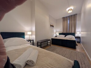 3 habitaciones, tabla de planchar con plancha, cuna de viaje y wifi 