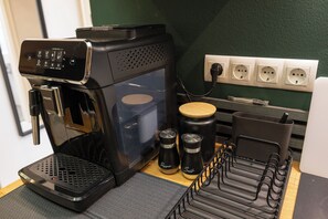 Interior - Munich Directly at the Oktoberfest for up to 13 Guests in the Apartment London (München)