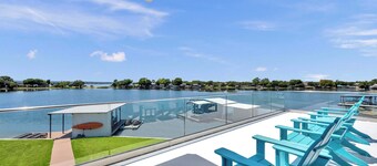 Hill Top Haven-Modern lakefront home on Clear Cove