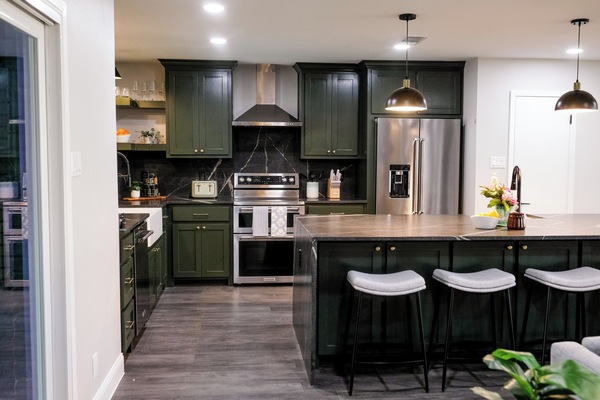 Refrigerador, microondas, horno, placa de cocina