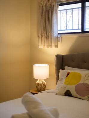 3 bedrooms, desk, iron/ironing board, free WiFi