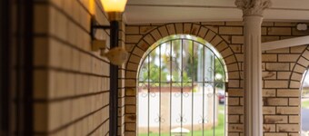 Steps from Mall! Super Convenient 3BR Cozy House