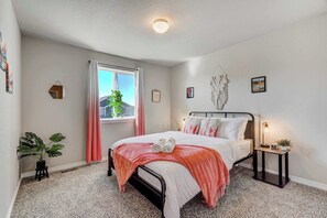 4 bedrooms, desk, iron/ironing board, travel cot