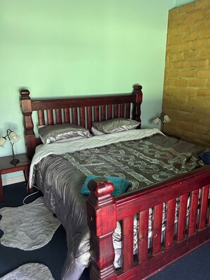 2 dormitorios, tabla de planchar con plancha, wifi gratis y ropa de cama