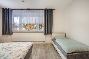 2 habitaciones, tabla de planchar con plancha y wifi gratis 