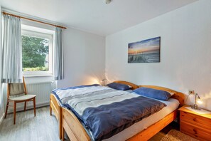 1 bedroom, free WiFi - Apartment 'Deichblick' with Balcony and Wi-Fi (Wesselburenerkoog)