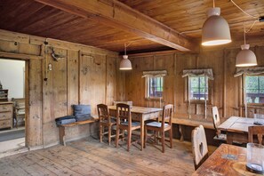 Dining - Chalet 'Berghof Moosen' with Mountain View, Private Terrace and Wi-Fi (Hart im Zillertal)