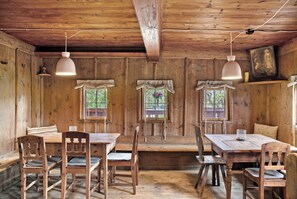 Dining - Chalet 'Berghof Moosen' with Mountain View, Private Terrace and Wi-Fi (Hart im Zillertal)