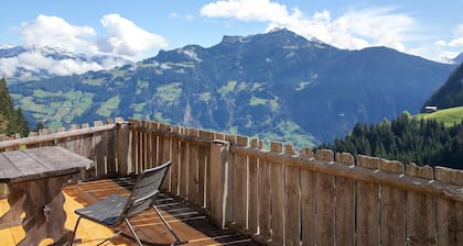 Chalet 'Griawanghütt'n Zillertal' with Mountain View, Private Terrace and Balcony