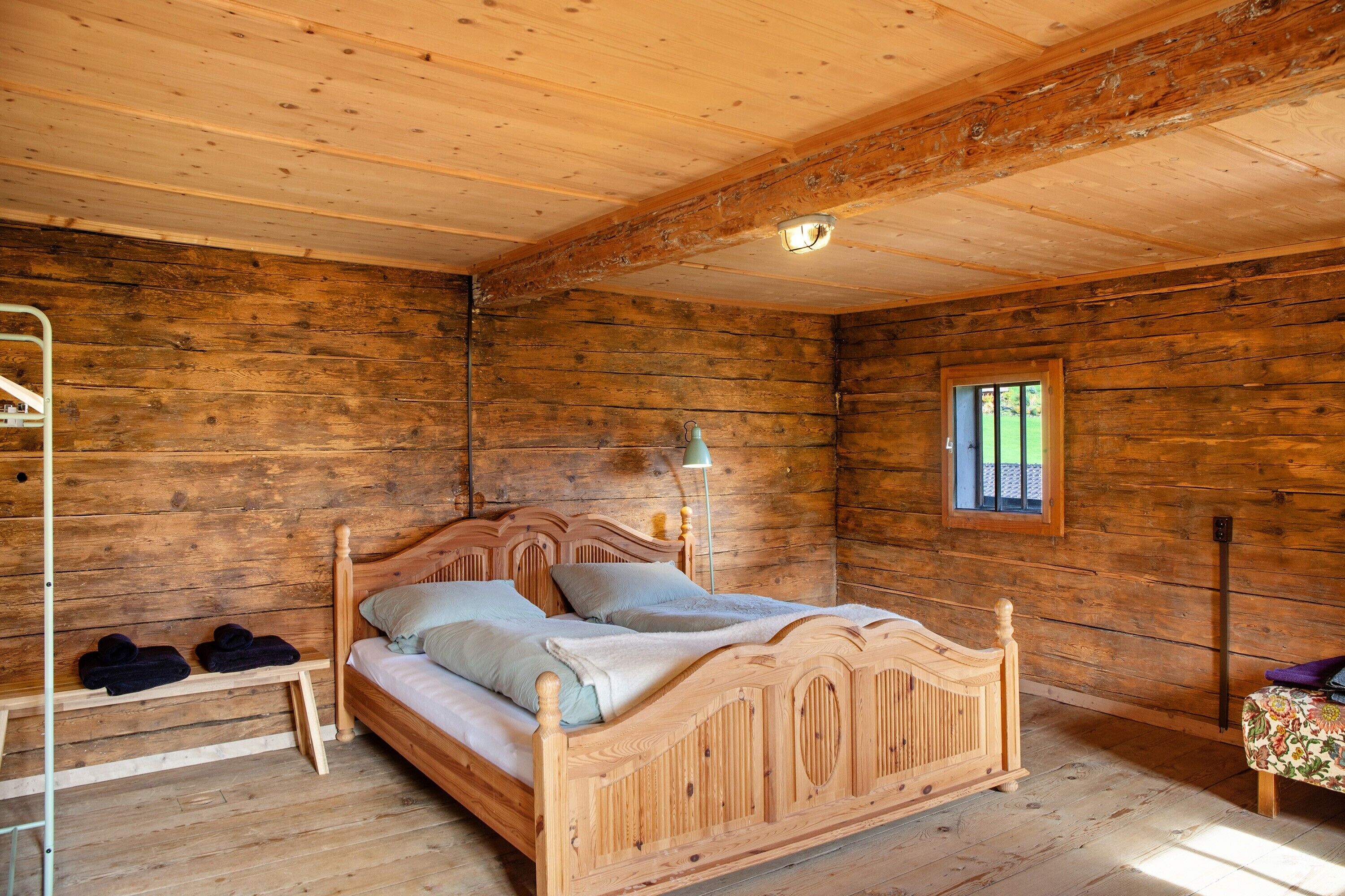 4 bedrooms, free WiFi, bed sheets