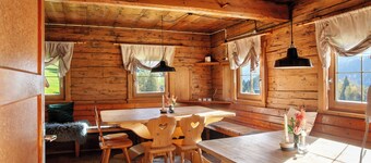 Chalet 'Uriges Bauernhaus Achtzehn53' with Mountain View, Private Terrace and Wi-Fi