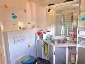 Bruser, hårtørrer, håndklæder