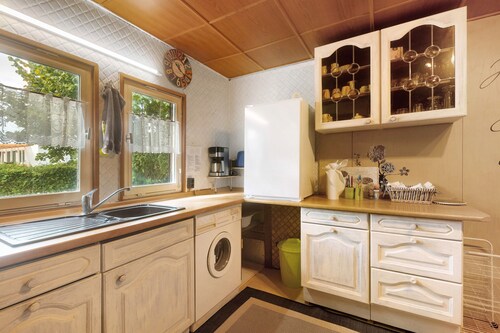 Casa de vacaciones 'Haus Am See' con terraza privada, jardín privado y Wi-Fi