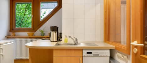 Kühlschrank, Ofen, Herdplatte, Geschirrspüler