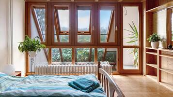 1 bedroom, free WiFi, bed sheets