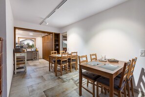 Dining - Room 'Doppelzimmer 2 - Müller Thurgau' with Shared Terrace, Shared Garden and Wi-Fi (Bad Bellingen)