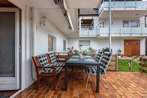 屋外ダイニングエリア