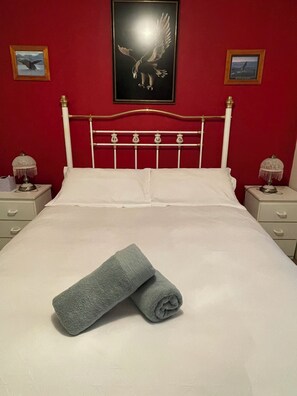 4 Schlafzimmer, Bügeleisen/Bügelbrett, kostenloses WLAN, Bettwäsche