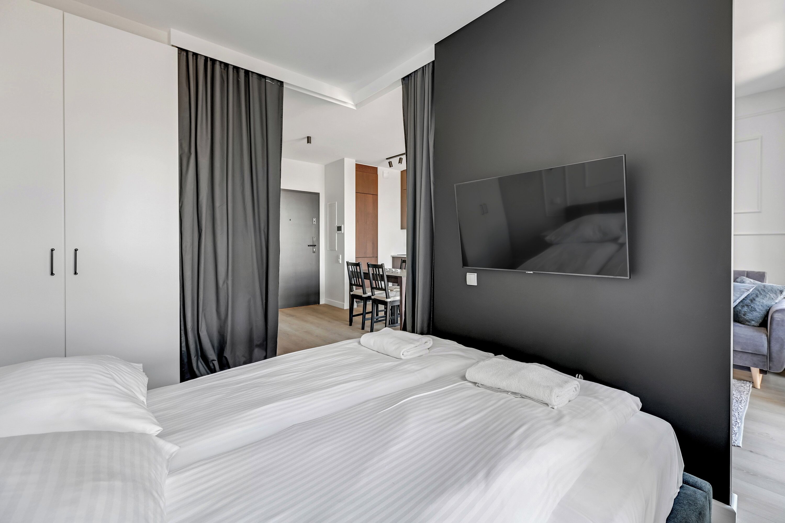 1 habitación, tabla de planchar con plancha y wifi gratis 