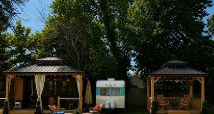 Vintage Rv & Spa Experience for 3