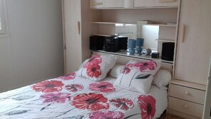 3 室のベッドルーム、アイロン / アイロン台、インターネット、ベッドシーツ