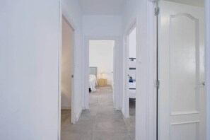 4 chambres, fer et planche à repasser, Wi-Fi gratuit, draps fournis