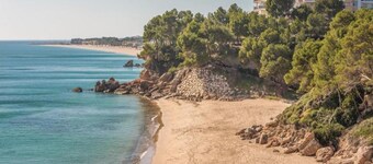 Cottage by Tarragona's Private Beach