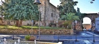 Spacious 3 bedroom apartment with A/C, free WiFi & Parking in enchanting Sanluri