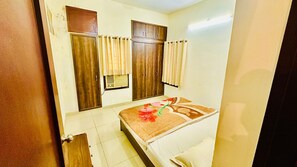 3 bedrooms, iron/ironing board, free WiFi, bed sheets - Holiday Home in Lucknow (Lucknow)