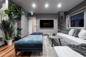 Télévision à écran plat