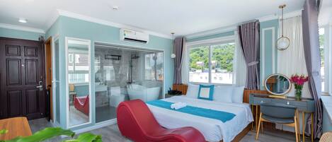 Doppia Luxury, vasca da bagno | Biancheria da letto di alta qualità, materassi in memory foam, minibar