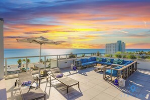 Terrace/patio - Beautiful Apt 2BR, Hollywood Beach, Rooftop Pool (Hollywood)