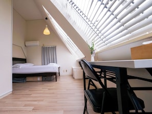 1 habitación, wifi y ropa de cama