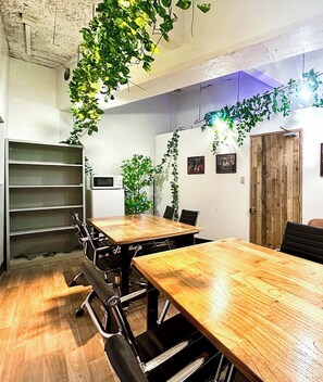 Dining - 7:00 IN/19:00 OUT 】丨Newly renovated丨Four minutes from Shinjuku Station by train, eight minutes from 丨Maximum 6 people丨Dedicated bathroom and kitchen (中野区)