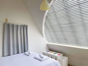 1 室のベッドルーム、WiFi、ベッドシーツ