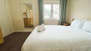 2 bedrooms, iron/ironing board, WiFi, bed sheets