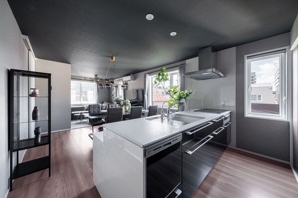 TV - THE OBSIDIAN  (Sapporo)