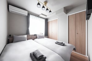 6 bedrooms, iron/ironing board, free WiFi - THE OBSIDIAN (Sapporo)
