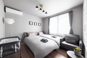 6 bedrooms, iron/ironing board, free WiFi - THE OBSIDIAN  (Sapporo)