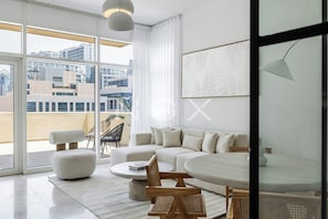 Living area - 1BR STUDY 706 BAY SQUARE B7 (Dubai)