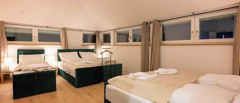 4 bedrooms, iron/ironing board, travel crib, free WiFi