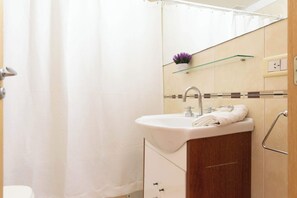 Shower, hair dryer, towels - MOT + Ravignani 2255 - 3 Bd Palermo Hollywood (Buenos Aires)
