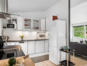 Refrigerador, microondas, horno y lavavajillas 