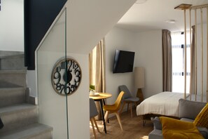 ATICO DUPLEX 3B ESTUDIO | Living area | Heated floors, computer monitors, printers - APARTAHOTEL MADRID URBAN SUITES - EDIFICIO EXCLUSIVO - 7 Apartments Boutique Full Equiped (Madrid)