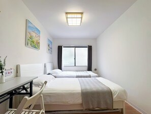 1 bedroom, WiFi, bed sheets - 202】 【7:00 IN/19:00 OUT】4min丨Nearby Shinjuku and Kabukicho area by train丨Only bath and kitchen丨Maximum 3 persons (Nakano City)