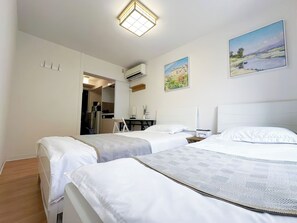 1 bedroom, WiFi, bed sheets - 202】 【7:00 IN/19:00 OUT】4min丨Nearby Shinjuku and Kabukicho area by train丨Only bath and kitchen丨Maximum 3 persons (Nakano City)