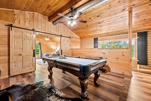 Games room - Luxurious & Family Friendly  - Hot Tub - Game Room (Pigeon Forge)