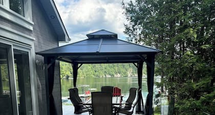 Relaxation at its best - Waterfront cottage - Private Road